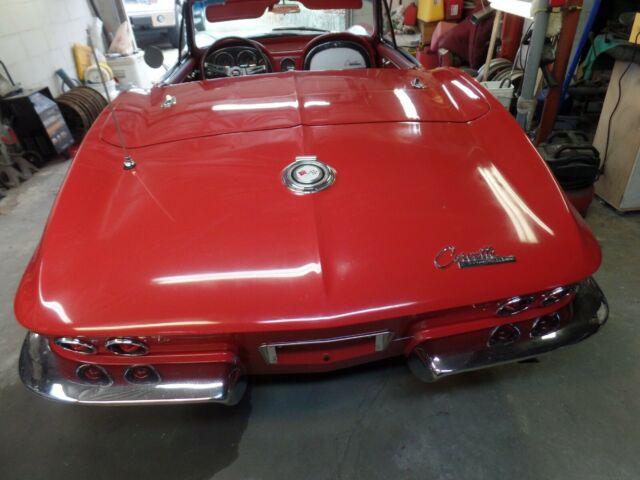 Chevrolet Corvette 1965 image number 19