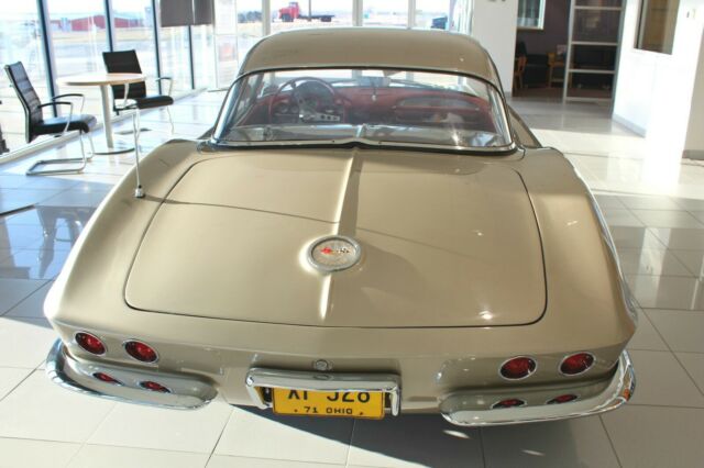 Chevrolet Corvette 1961 image number 4