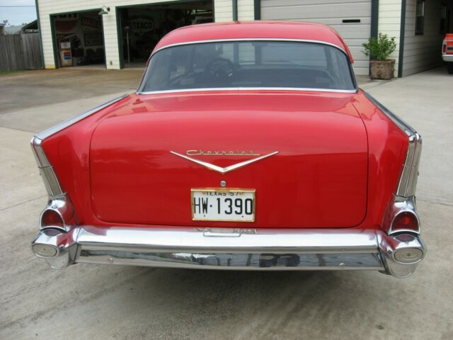 Chevrolet Bel Air/150/210 1957 image number 14