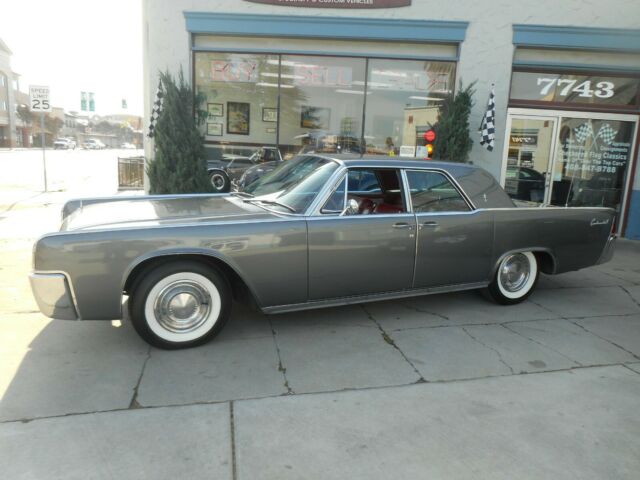 Lincoln Continental 1961 image number 0