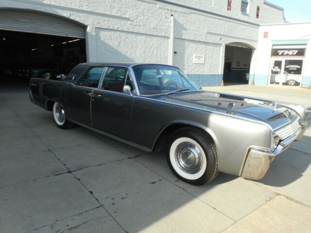 Lincoln Continental 1961 image number 11