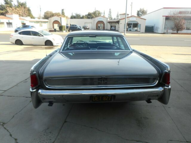 Lincoln Continental 1961 image number 12