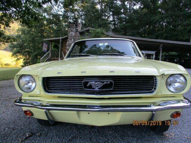 Ford Mustang 1966 image number 29