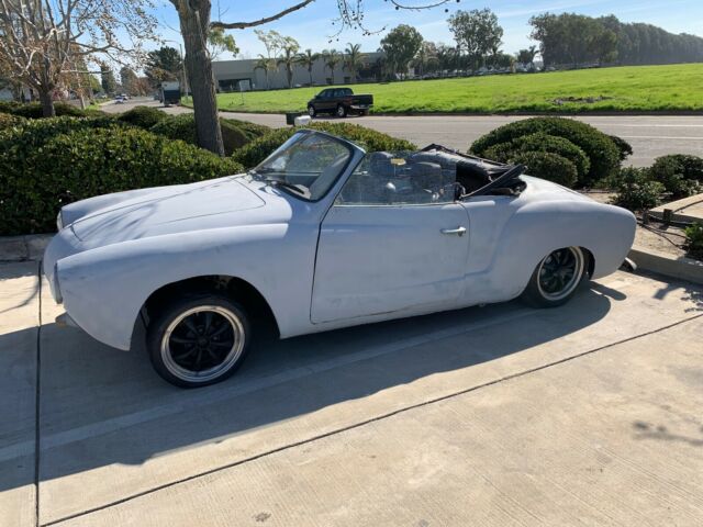 Volkswagen Karmann Ghia 1969 image number 3