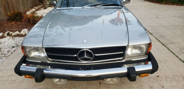 Mercedes-Benz SL-Class 1979 image number 2