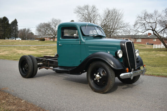 Ford 1 1/2 Ton 1937 image number 24