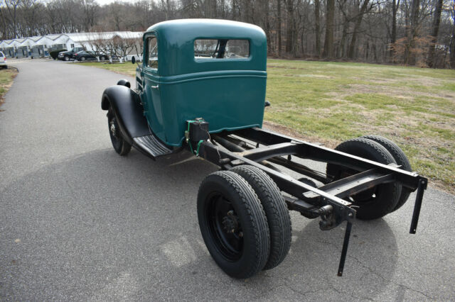 Ford 1 1/2 Ton 1937 image number 27