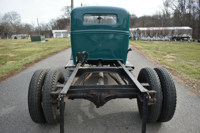 Ford 1 1/2 Ton 1937 image number 28