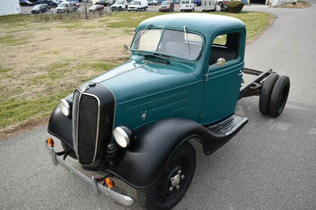 Ford 1 1/2 Ton 1937 image number 29