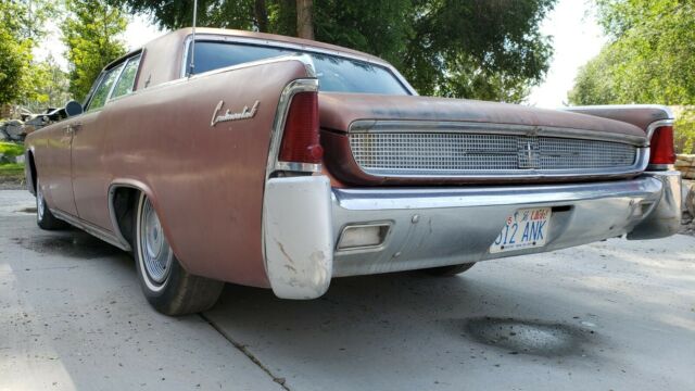 Lincoln Continental 1961 image number 17