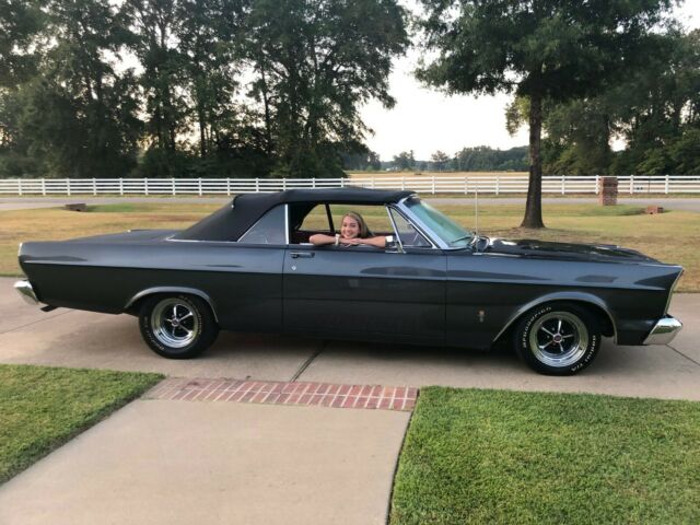 Ford Galaxie 1965 image number 12