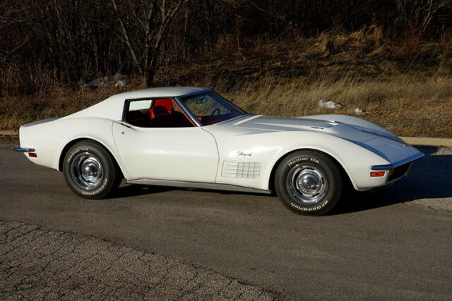 Chevrolet Corvette 1972 image number 24