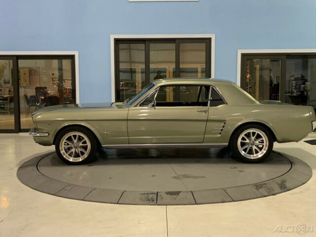 Ford Mustang 1966 image number 1