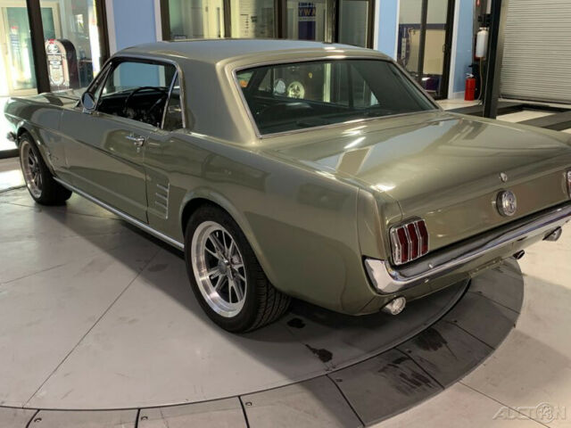 Ford Mustang 1966 image number 18