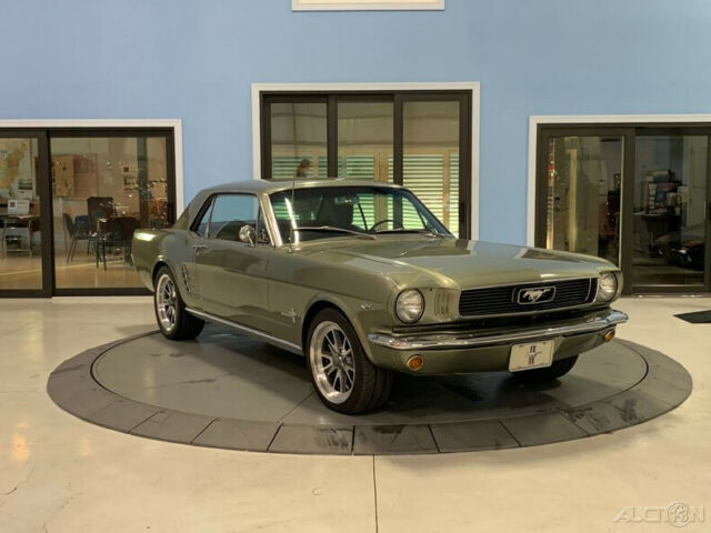 Ford Mustang 1966 image number 29