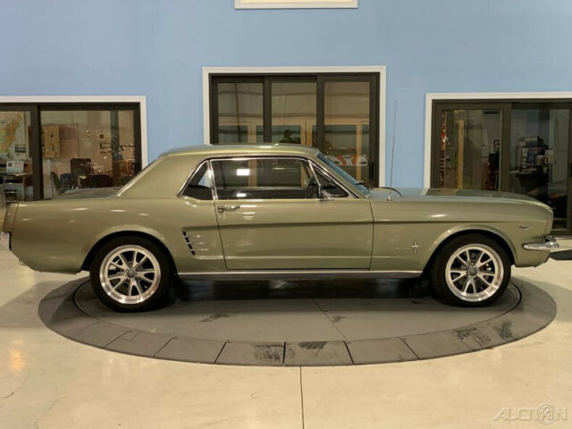 Ford Mustang 1966 image number 30