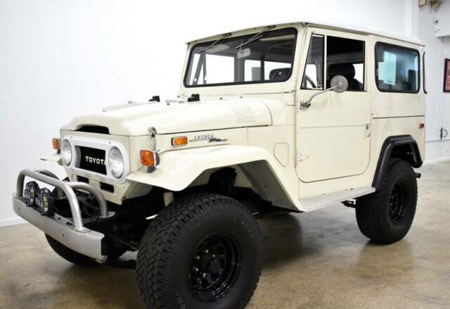 Toyota FJ Cruiser 1971 image number 0