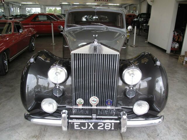 Rolls-Royce Silver Spirit/Spur/Dawn 1953 image number 16