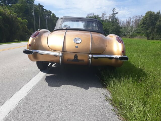 Chevrolet Corvette 1958 image number 18