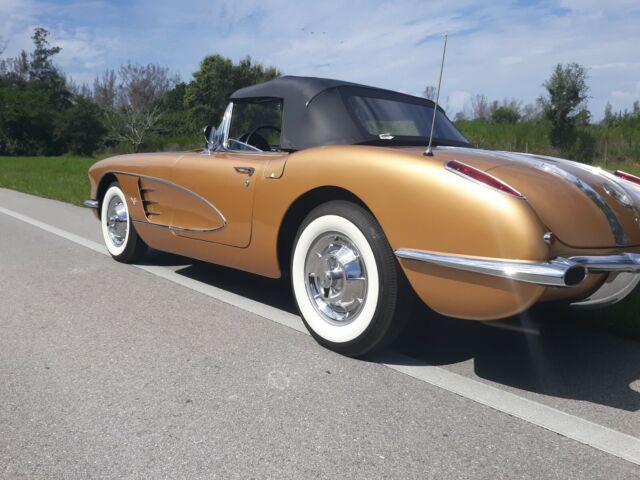 Chevrolet Corvette 1958 image number 19