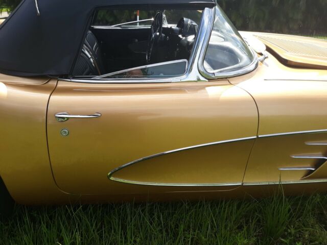 Chevrolet Corvette 1958 image number 23