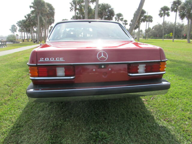 Mercedes-Benz 300-Series 1978 image number 28