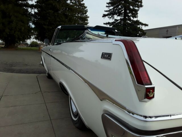 Chrysler Imperial 1963 image number 25