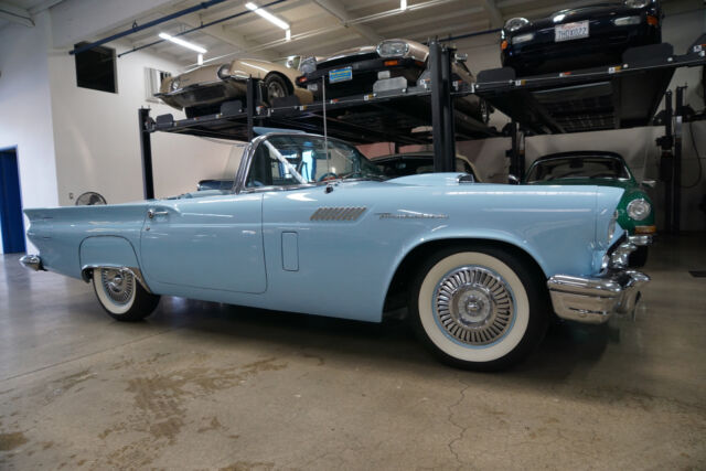 Ford Thunderbird 312 V8 Convertible 1957 image number 3