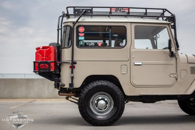 Toyota Land Cruiser 1975 image number 43