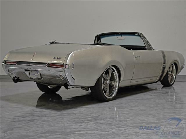 Oldsmobile Cutlass 1968 image number 10