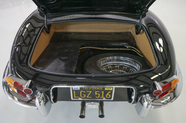 Jaguar E-Type 1966 image number 16