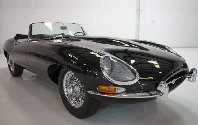 Jaguar E-Type 1966 image number 2