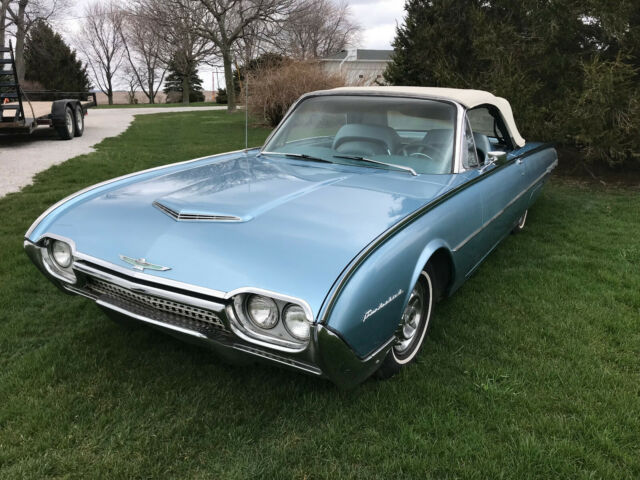 Ford Thunderbird 1962 image number 0