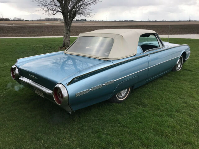 Ford Thunderbird 1962 image number 13