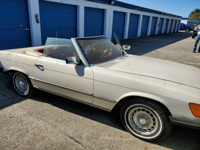 Mercedes-Benz SL-Class 1978 image number 15