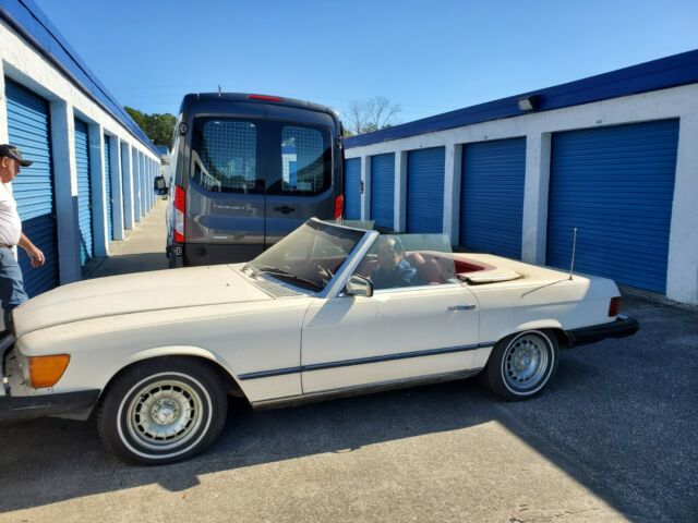 Mercedes-Benz SL-Class 1978 image number 16