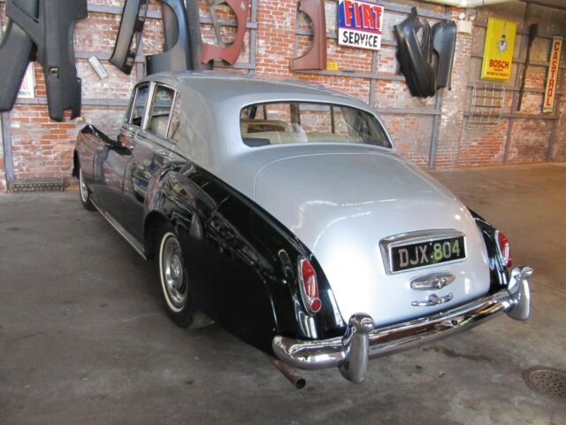 Bentley S2 Saloon 1960 image number 6