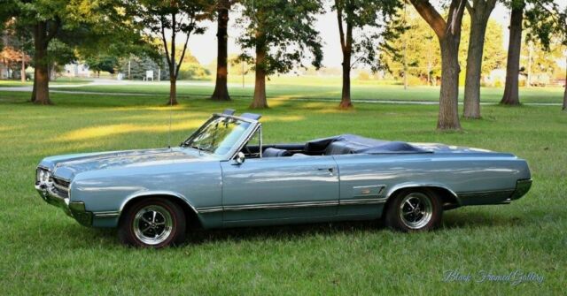 Oldsmobile Cutlass 1965 image number 0