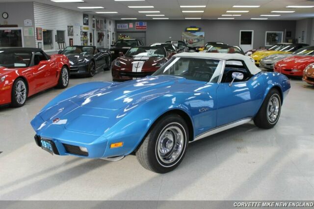 Chevrolet Corvette 1975 image number 0