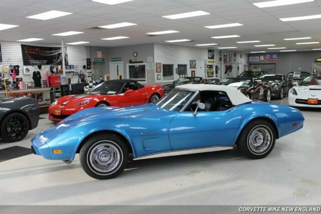 Chevrolet Corvette 1975 image number 25