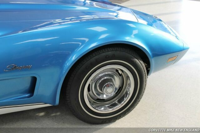 Chevrolet Corvette 1975 image number 36