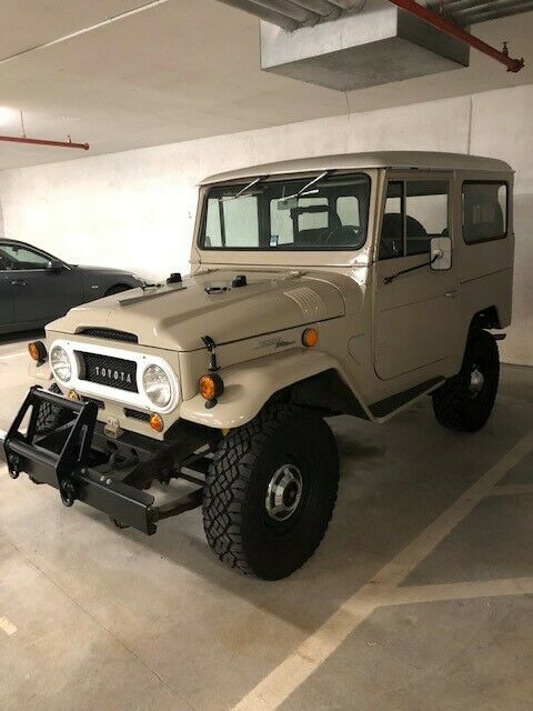 Toyota Land Cruiser 1968 image number 1