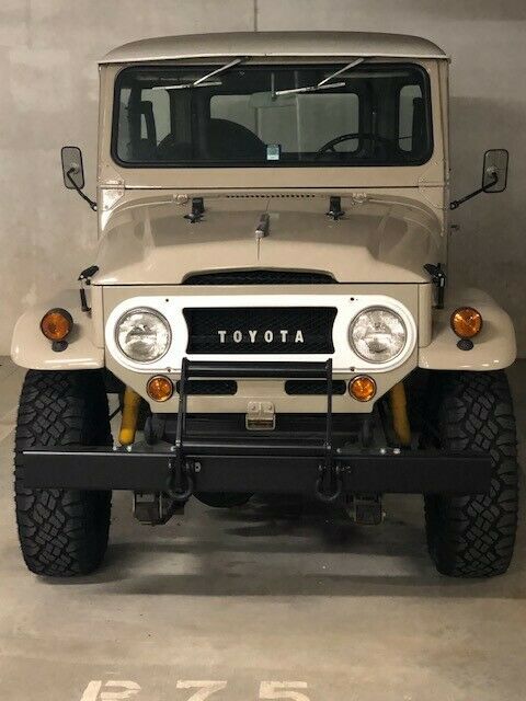 Toyota Land Cruiser 1968 image number 2