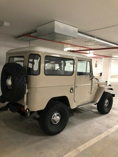 Toyota Land Cruiser 1968 image number 28