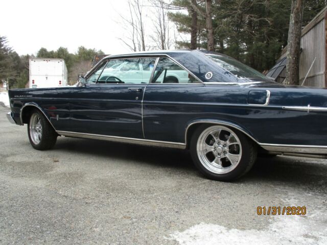 Ford Galaxie 1965 image number 1