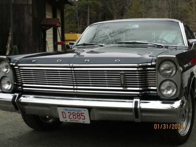 Ford Galaxie 1965 image number 2