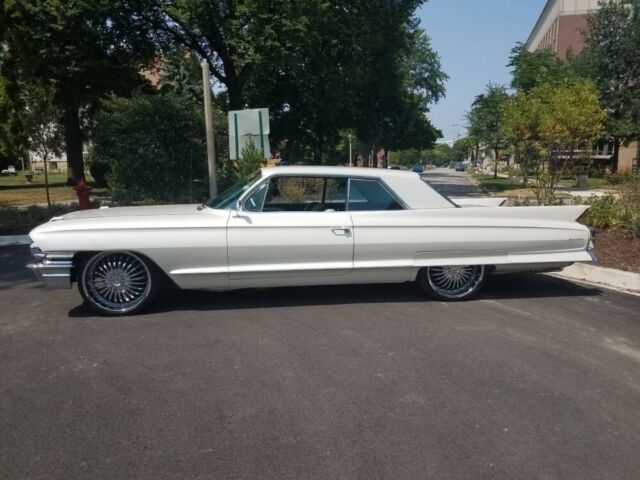 Cadillac DeVille 1962 image number 0