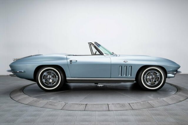 Chevrolet Corvette 1966 image number 16