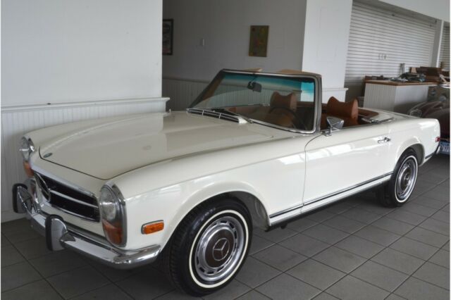 Mercedes-Benz SL-Class 1971 image number 9