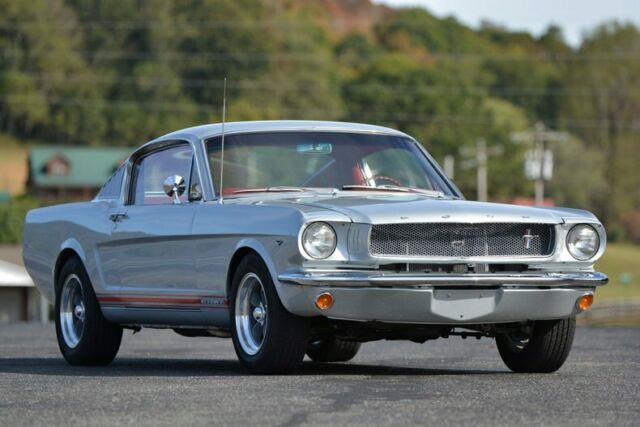 Ford Mustang 1965 image number 5